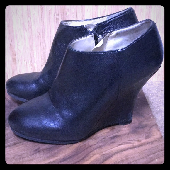 Nine West Shoes - Nine West black leather wedge ankle boots